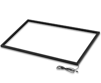 Pantalla Táctil IR de 98 Pulgadas y 20 Puntos con Arnés de Cables, Anillos ESD en las 4 Esquinas y Alta Transmitancia para Paredes de Promoción en Tiendas Minoristas