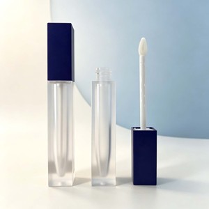 Tube de brillant à lèvres carré mat personnalisé, conteneur vide givré pour huile à lèvres, emballage cosmétique pour brillant à lèvres avec bouchon à vis - Product Image 1