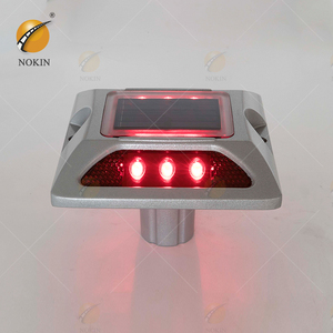 Goujon de route œil de chat, éclairage de circulation, borne solaire - Product Image 1