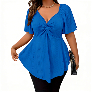 Haut Peplum Décontracté Bleu Royal à Col en V avec Torsion sur le Devant, Manches à Volants et Broderie Anglaise pour Femmes Courbes – Collection Été 2026 - Product Image 1