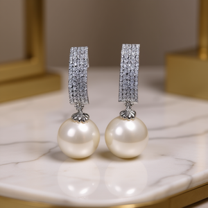 Pendientes de Perlas Akoya Blancas E2438 con Engaste de Oro de 18K, Perla Cultivada Redonda AAA, Estilo Clásico para Boda - Product Image 2