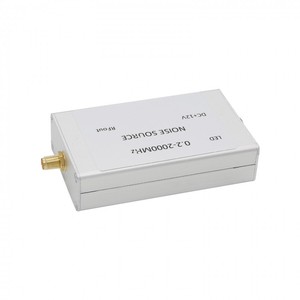 Generador de señal de ruido TZT 0,2-2000M Fuente de ruido Fuente de seguimiento de espectro simple Alta planitud - Product Image 3