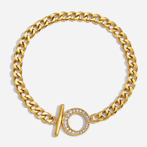 Pulsera de cadena de acero inoxidable con baño de oro de 18K y cristales engastados con cierre de barra en T para mujer. - Product Image 1