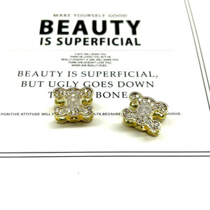 Pendientes de Aro con Letra Dorada, Microincrustaciones de Circonita, Aleación de Zinc, Joyería para Fiestas - Product Image 3