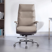 Chaise de bureau exécutive Vantervi 150 kg, moderne, avec accoudoirs, en cuir PU marron, hauteur réglable, structure en bois, pivotante, livraison rapide, exclusive