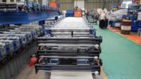 Máquina Automática de Formación de Rollos de Láminas Metálicas para Techos de Tejas Glaseadas IBR Corrugadas de Tres Capas con Paneles Diferentes