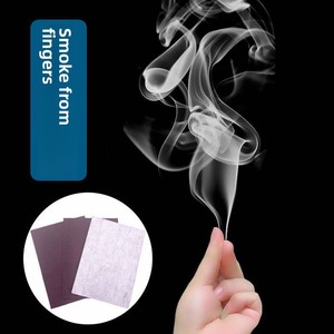 Accessoires <span class=keywords><strong>de</strong></span> <span class=keywords><strong>magie</strong></span> <span class=keywords><strong>de</strong></span> rue pour spectacle <span class=keywords><strong>de</strong></span> talent annuel : Fumée pointée à la main, Fumée du pouce, Fumée à <span class=keywords><strong>mains</strong></span> libres, Fumée sonore en close-up, <span class=keywords><strong>avec</strong></span> instructions - Product Image 1