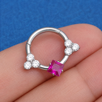 Anneau clicker sans soudure en titane ASTM F136 avec zircon cubique carré pour piercing de nez, de septum, de cartilage et de daith - Vente en gros usine