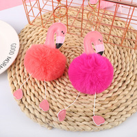 Porte-clés poupée en peluche flamant rose rouge et rose avec pendentif pompon en fourrure
