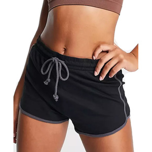 Shorts de sport pour femmes de haute qualité personnalisés 2025, coupe ajustée, polyester/nylon écologique, respirant, séchage rapide, pantalon de sport - Product Image 6
