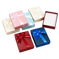 Boîte d'emballage rectangulaire à couvercle articulé pour bijoux, accessoires, bagues, colliers, pendentifs, boîte de rangement, emballage en papier personnalisé tendance