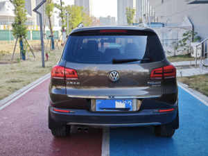 Voiture d'occasion <span class=keywords><strong>à</strong></span> bas prix 1.8T Turbo conduite <span class=keywords><strong>à</strong></span> gauche en Chine <span class=keywords><strong>2016</strong></span> Volkswagen <span class=keywords><strong>Tiguan</strong></span> 300TSI SUV de luxe véhicules automobiles <span class=keywords><strong>à</strong></span> <span class=keywords><strong>vendre</strong></span> - Product Image 5