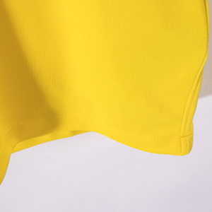 Camiseta de Fútbol Retro Clásica de Brasil 2014 al por Mayor, de Alta Calidad, Personalizable con Número y Escudo para Fanáticos, Transpirable, de Manga Corta con Transferencia Térmica - Product Image 5