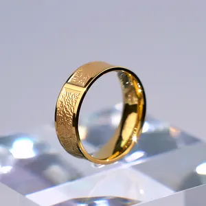 Anello da uomo e da donna anello in acciaio al titanio placcato in oro 18 carati con motivo rosso netto anello largo vento freddo