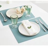 Set de table carré en silicone épais de 0,2 cm, style crème, résistant à la chaleur, antidérapant, anti-graisse, moderne et minimaliste
