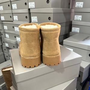 <span class=keywords><strong>Stivali</strong></span> Alti al Ginocchio da Donna <span class=keywords><strong>Marroni</strong></span> con Logo Personalizzato, in Pelliccia Marrone Chiaro, con Plateau Rialzato, Caldi e Pelosi, Design a Punta Larga - Product Image 3