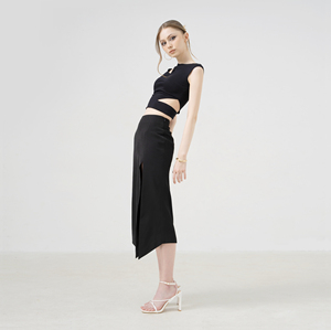 Fabricant du Viet Nam Haut court asymétrique en jersey spandex tressé pour femmes Haut court sans manches Vietnam Au-dessus du genou Longueur ODM OEM - Product Image 5