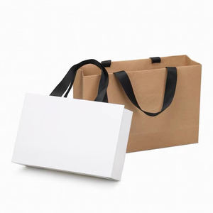 Bolsa de papel Logotipo impreso personalizado Ropa de lujo Compras Bolsas de papel Boutique Bolsa de regalo reciclable con asas de cuerda de cinta - Product Image 3