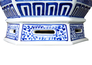 Pots <span class=keywords><strong>de</strong></span> fleurs chinois <span class=keywords><strong>peinture</strong></span> à la main bleu et blanc hexagone jardinières en porcelaine pour la décoration intérieure pots <span class=keywords><strong>de</strong></span> jardin personnalisés - Product Image 4
