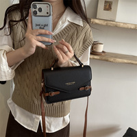 Sac à bandoulière color block en cuir PU pour femme avec poignée supérieure et rabat enveloppe, petit sac à main personnalisable avec LOGO