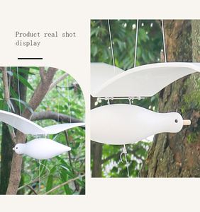 Décoration murale suspendue en bois en forme d'oiseaux en vol pour la maison et le balcon - Product Image 6