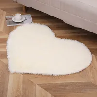 Tapis de luxe en forme de cœur en velours PV, tapis à poils longs en peluche, fabriqué à la machine, pour chambre à coucher, salon, balcon, décoration