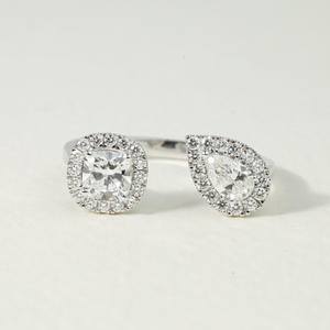 Anillo de compromiso Toi Et Moi de diamante cultivado en laboratorio de 1 quilate premium para mujer con piedras de corte pera y cojín E VS, joyería fina. - Product Image 1