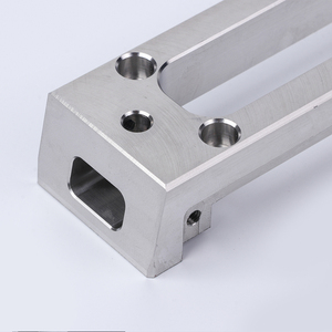 ฐานแท่นเชิงเส้นสแตนเลส/อะลูมิเนียม ผลิตด้วยเครื่อง CNC สำหรับอุปกรณ์เซมิคอนดักเตอร์ โมดูลเชิงเส้นสุญญากาศความแม่นยำสูง แบบเจาะรู - Product Image 6