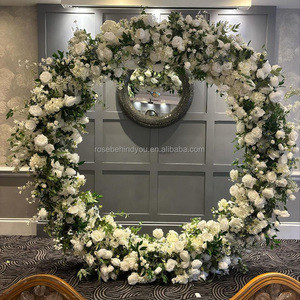 Arcos de Flores Artificiales Blancos y Verdes con Rosas para Decoración de Entrada de Bodas y Hogar - Product Image 2