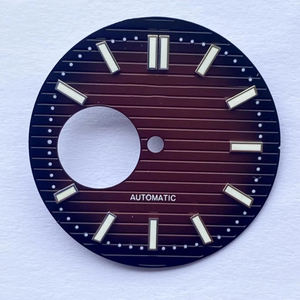 Montre NH38 avec cadran squelette, aiguilles en or rose, surface lumineuse vert vif, 30,5 millimètres de diamètre - Product Image 4