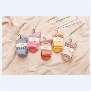 Automne hiver femmes épaissi lapin laine équipage chaussettes maison confortable chaud respirant antibactérien Dot Design Style National - Product Image 6