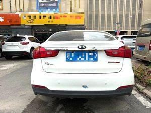 <span class=keywords><strong>Kia</strong></span> K3 2015, Sedán Automático con Asientos de Cuero de Lujo, Portaequipajes de Aluminio y Neumáticos R18 - Product Image 2