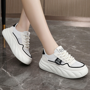 Chaussures montantes tendance en maille respirante pour femmes, rehaussantes, à lacets, idéales pour les étudiantes - Printemps, été, automne - Product Image 1