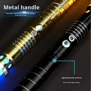 Sabre laser <span class=keywords><strong>de</strong></span> duel en métal et plastique <span class=keywords><strong>de</strong></span> haute qualité, jouet LED clignotant, épée 16 couleurs pour les 14 ans et plus - Product Image 2
