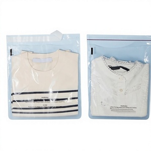 Bolsas Retráctiles de LDPE CFC de 11x14 Pulgadas (Paquete de 200), Resistentes a la Humedad, Transparentes, con Advertencia de Asfixia, para Empacar Camisetas, Personalizables - Product Image 1