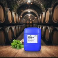 Vente chaude de qualité alimentaire huile de menthe poivrée 100% huile essentielle de menthe poivrée comestible naturelle pure pour boisson vin bonbons gomme à bulles