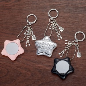 Nuevo Llavero de Metal con Nota Musical Sencilla de Guitarra, Espejo de Viaje, Accesorios para Bolsos, Colgante para Teléfono Móvil, Llavero con Espejo de Estrella - Product Image 1