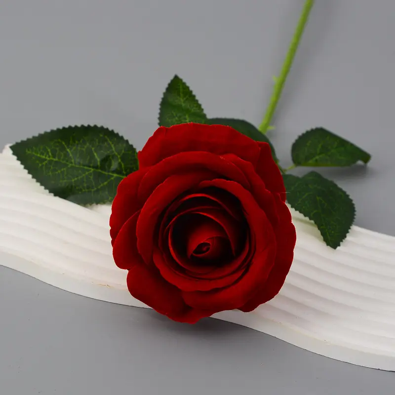 Hoge Kwaliteit Kunstmatige Enkele Fluwelen Rozen Bloem Rood Wit Custom Real Touch Rose Decoratieve Bloemen