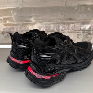 Chaussures de course pour hommes de haute qualité 2026, design tendance, chaussures de plateforme LED d'extérieur, dernières baskets lumineuses de créateur très vendues - Product Image 3