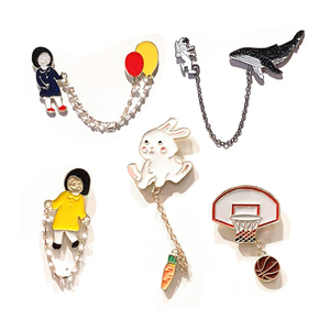 Épinglette en laiton plaqué or personnalisée broches accessoires de costume pour hommes avec chaîne épingles en émail connecter pour le thème Anime - Product Image 6