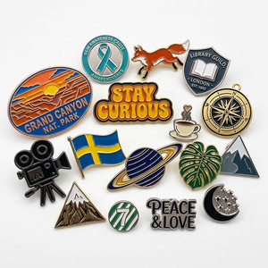 Pin <span class=keywords><strong>de</strong></span> solapa <span class=keywords><strong>de</strong></span> metal esmaltado suave personalizado con temática <span class=keywords><strong>de</strong></span> la cultura mexicana, colorido, con motivos del Día <span class=keywords><strong>de</strong></span> Muertos, calavera <span class=keywords><strong>de</strong></span> azúcar, sombrero y chile, recuerdo - Product Image 2