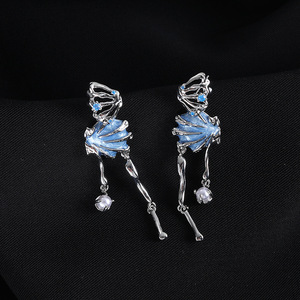 <span class=keywords><strong>Orecchini</strong></span> di lusso leggeri di personalità della moda S925 <span class=keywords><strong>orecchini</strong></span> in ottone con perno in argento Sterling collana con <span class=keywords><strong>orecchini</strong></span> di <span class=keywords><strong>perle</strong></span> di zirconi blu per le donne - Product Image 5