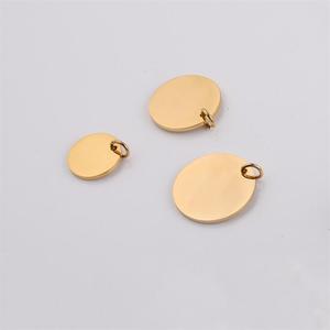 Ciondolo personalizzato con Logo inciso 18K placcato oro 18K in acciaio inox ciondolo rotondo per la creazione di gioielli