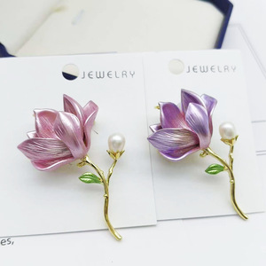 High-Grade Elegante Magnólia Broche Nova Moda Estilo Chinês Avançado Sentido Corsage Acessório Esculpido Metal Artesanato de Metal - Product Image 3