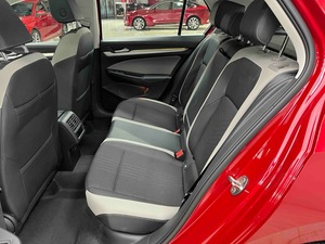 Occasion <span class=keywords><strong>2021</strong></span> pour <span class=keywords><strong>Golf</strong></span> <span class=keywords><strong>8</strong></span> 280 TSI <span class=keywords><strong>R</strong></span> <span class=keywords><strong>Line</strong></span> 1.4T Automatique 5 Portes 5 Places Hayon Conduite à Gauche Euro VI 25k-50k Miles - Product Image 6