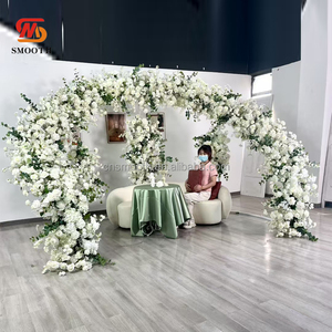 Arco Floreale a <span class=keywords><strong>C</strong></span> Personalizzato con <span class=keywords><strong>Rose</strong></span> Artificiali Bianche per Decorazioni di Palchi Nuziali - Product Image 4