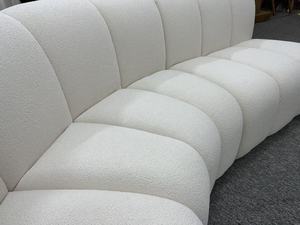 Sofá Modular Curvo Moderno Italiano Personalizado, Nuevo Diseño Extensible de Cuero con Función de Descanso para Sala de Estar, Villa o Parque - Product Image 4