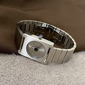 Orologio al Quarzo <span class=keywords><strong>Vintage</strong></span> Stile Minimalista Neutro con Cinturino in Acciaio di Alta Qualità Quadrato Retrò Alla Moda e Cool per Coppie - Product Image 4