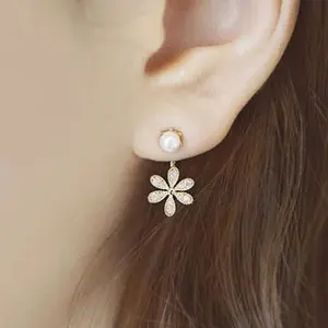 Hot Selling Korean Earrings Five Leaf Flower Pearl Stud Earrings For Women