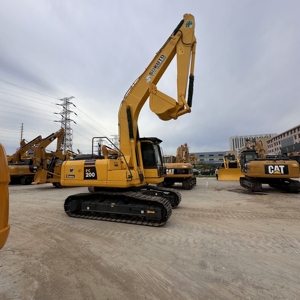 Excavatrice Komatsu PC200 d'occasion du Japon, 20 tonnes, sur chenilles, hydraulique, faible nombre d'heures de travail, machine de terrassement - Product Image 2